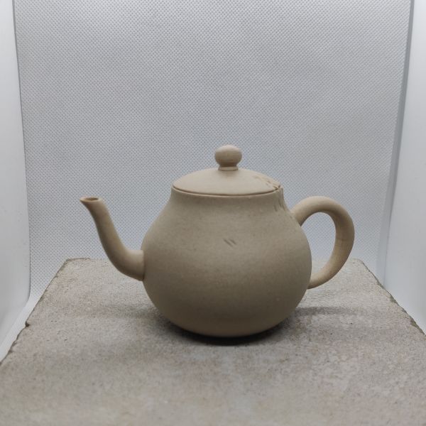 Teapot Shiroato no. 3 白跡