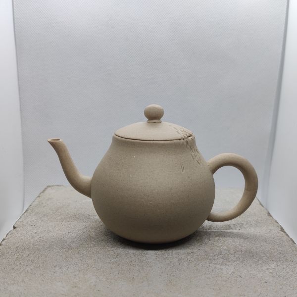 Teapot Shiroato no. 1 白跡
