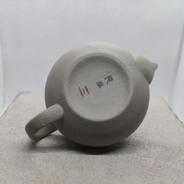 Teapot Kurochibusa no. 3 黒乳房